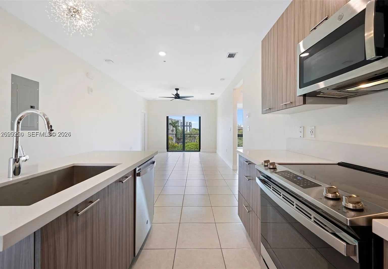 Downtown Doral South Phas — Photo 3