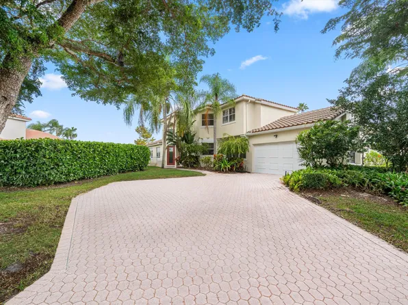 2104 Country Golf Dr, Wellington, FL 33414