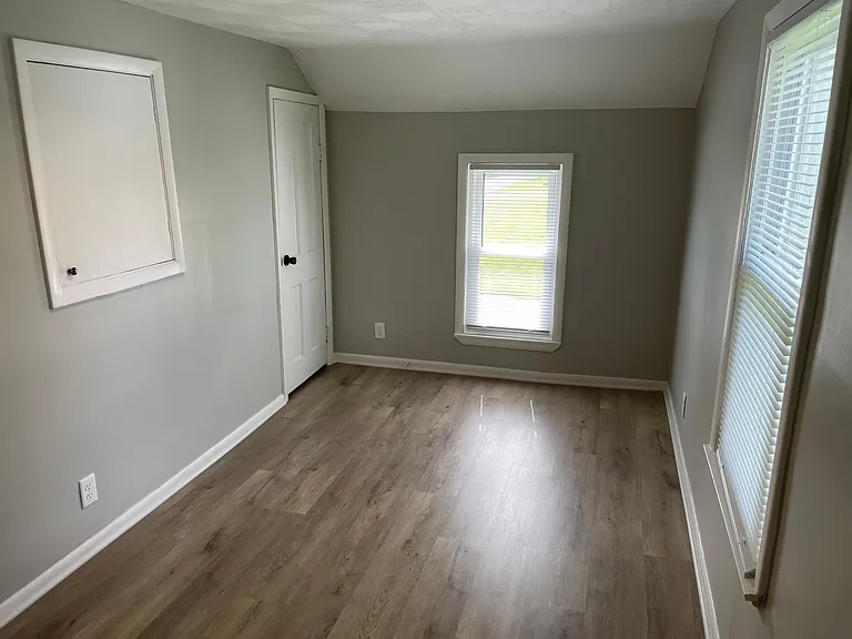 218 S Perry St — Photo 11