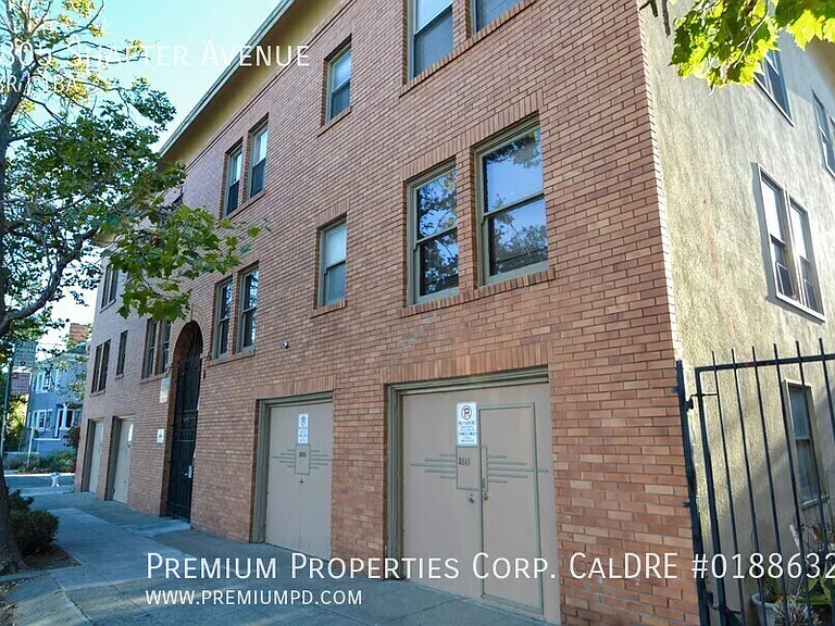 3805 Shafter Ave — Photo 25