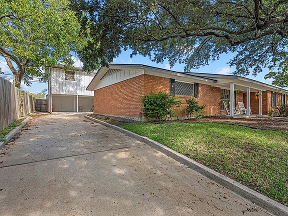 2nd image of 5713 Roberts Dr