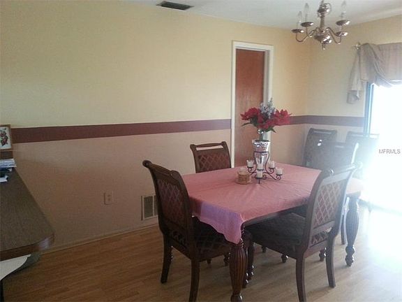2nd image of 934 Quintilian Ave