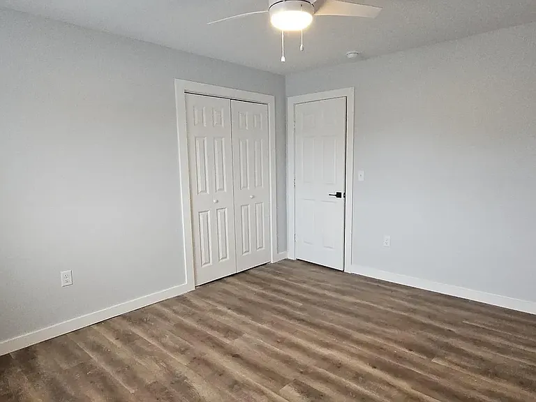 23 E Clinton St — Photo 4