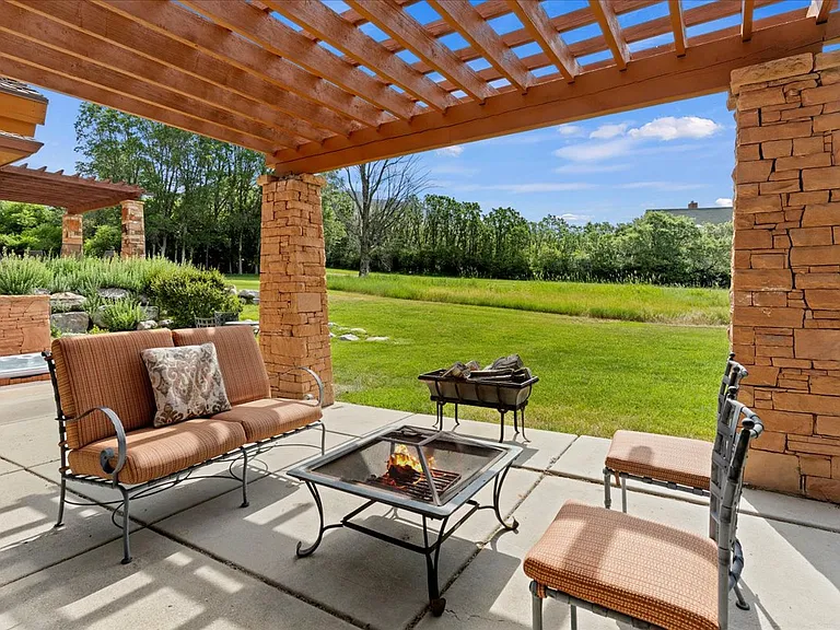 4859 E Eagleridge Dr — Photo 6