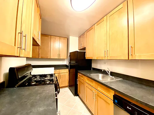 Rented by Bruma Realty LLC | media 27