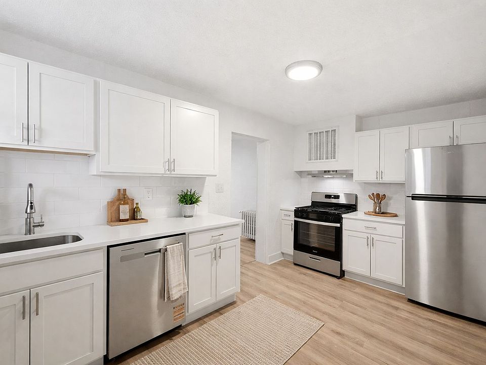 1st image of 126 W 9th Ave #1R