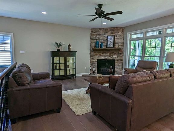 2nd image of 847 Hearthstone Cir