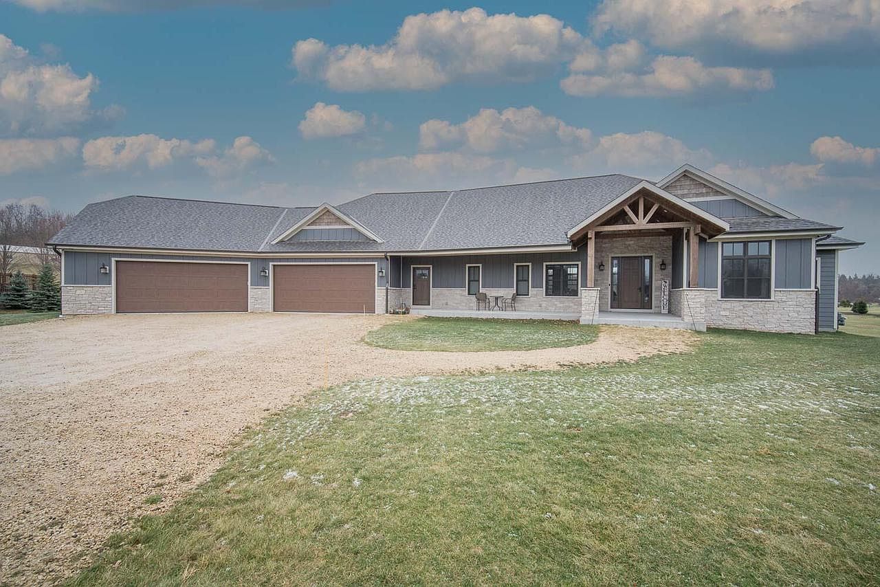 W590 Kettle Moraine DRIVE, Kewaskum, WI 53040 Zillow