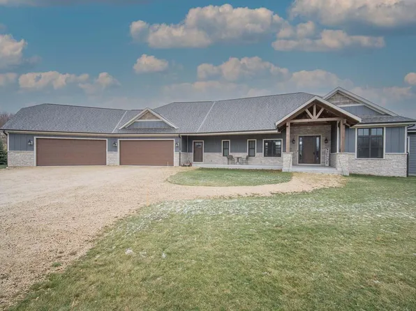 W590 Kettle Moraine DRIVE, Kewaskum, WI 53040