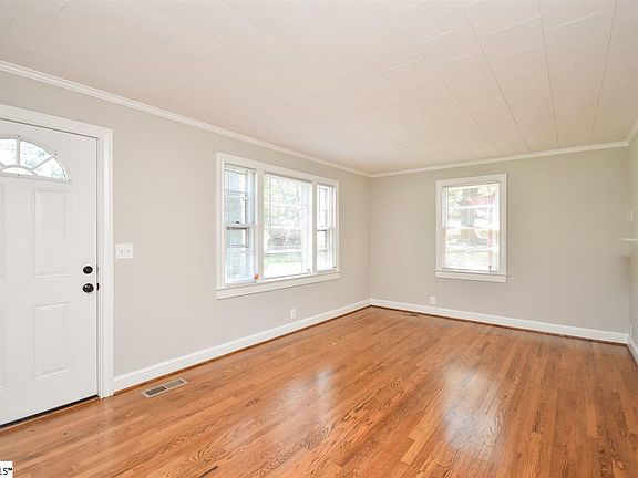 4th image of 203 Pisgah Dr