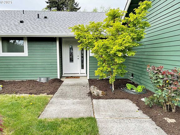3rd image of 1212 NE 98th Ave
