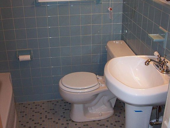 4th image of 810 Idlewood Dr