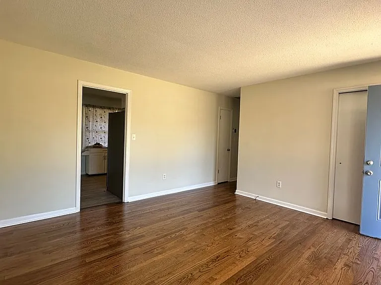 51 Lawanna Dr — Photo 8