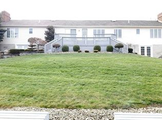 20 Lakeview Cir, Canfield, OH 44406