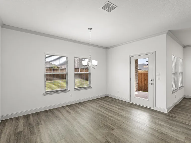 544 Oak Creek Dr — Photo 6