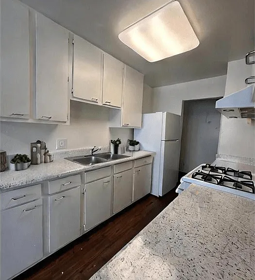 Park Western Estates — Photo 3