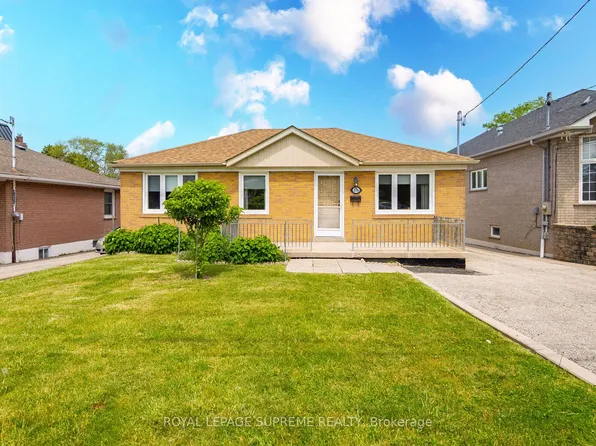 376 Rustic Rd, Toronto, ON M6L 1W7