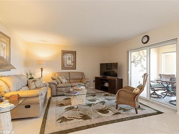 3rd image of 25730 Hickory Blvd APT 536C