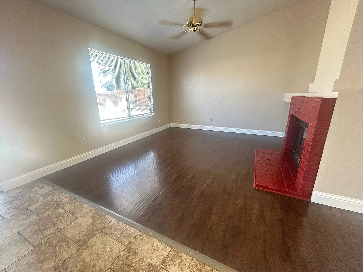 3 bed, 1353 sqft, $2,645 — Photo 3