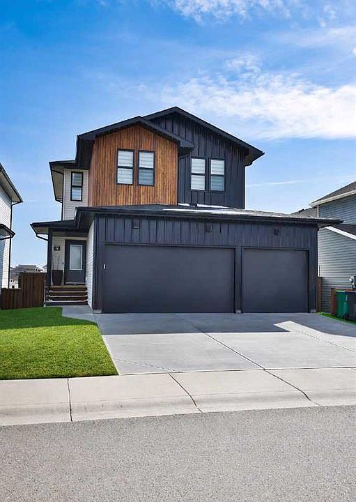 1st image of 56 Greywolf Rd N