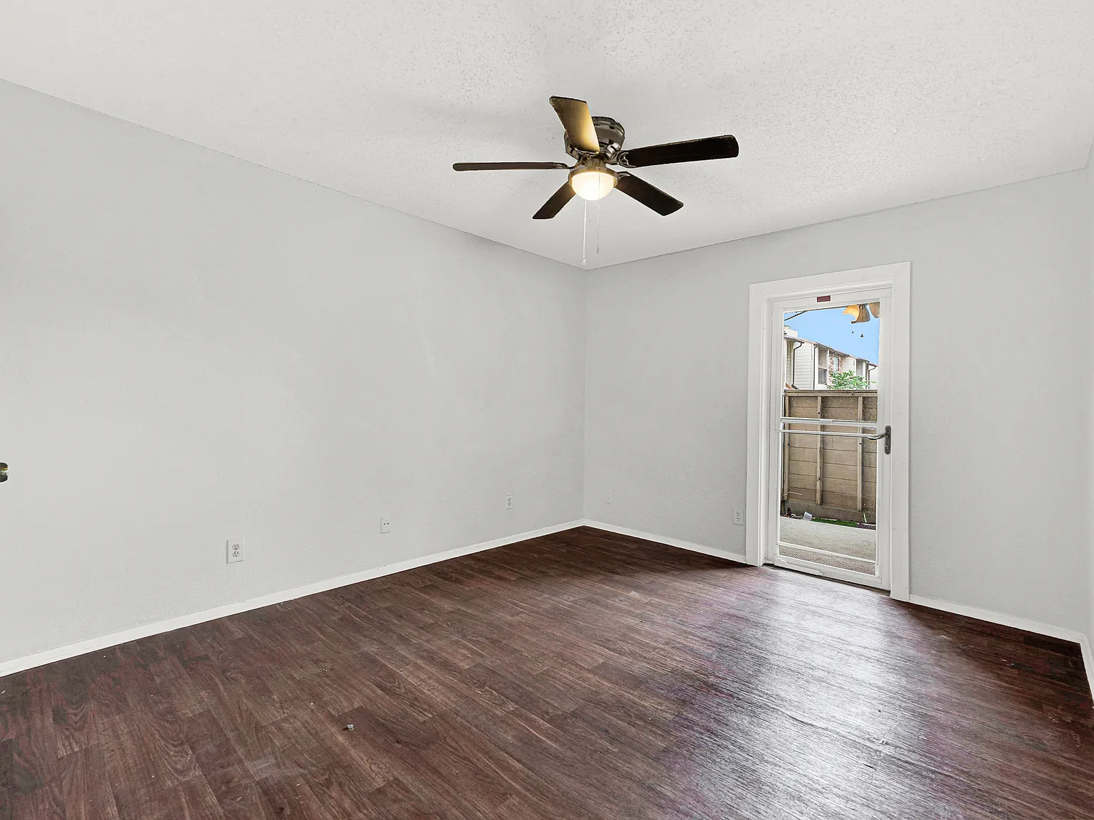 1 bed, 729 sqft, $1,199 — Photo 1