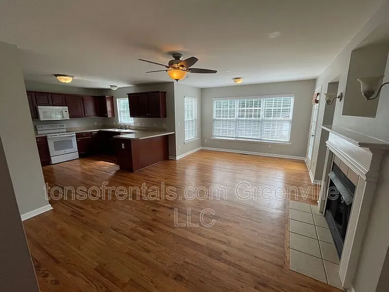518 Amber Crest Ct — Photo 2