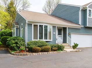 45 Meadowview Ln, Berkeley Heights, NJ 07922