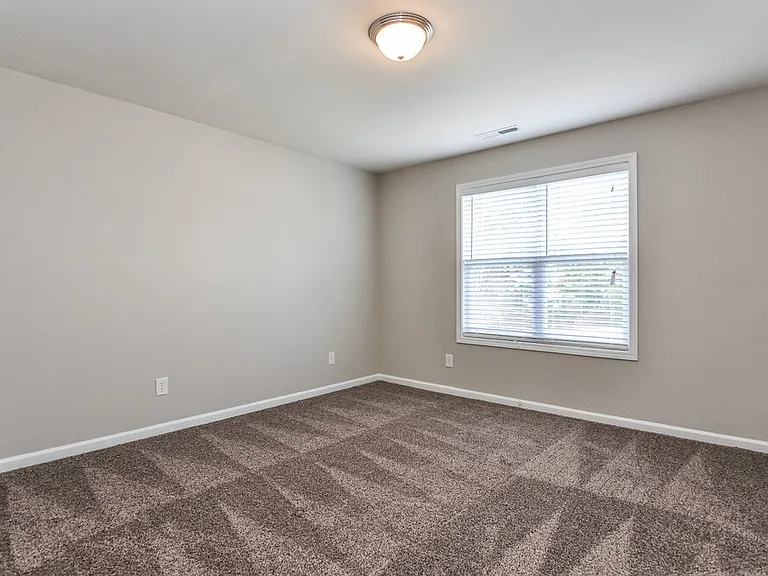 16 Hollyridge Ct — Photo 9