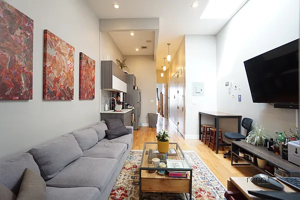 Rented by Rennit Inc. | media 19