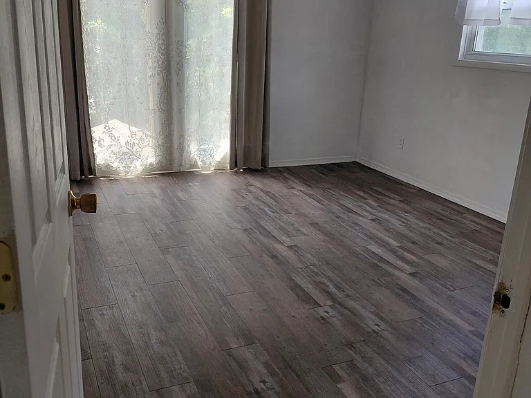 404 W Sample St — Photo 10