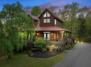 52 Whispering Ln, Blue Ridge, GA 30513