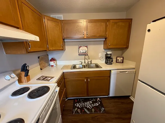 3812 Country Club Rd — Photo 4