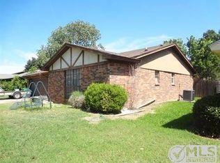 300 Cambridge Dr, Saginaw, TX 76179