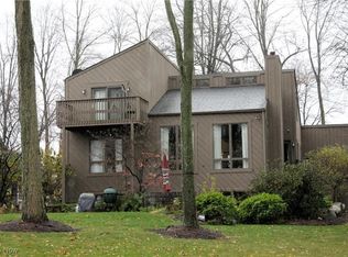 166 Shrakes Hotel Dr, Akron, OH