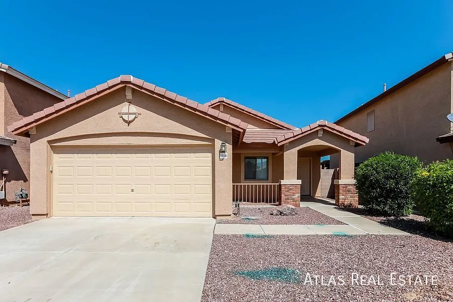 Magnificent 3 Bed/2 Bath Single Level home located in Avondale featuring Granite Counters and rec... — Photo 1