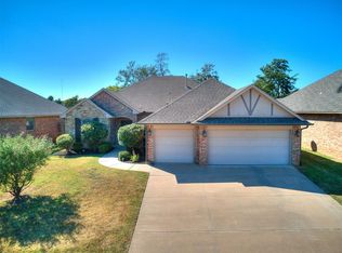 13905 Canterbury Dr, Edmond, OK 73013