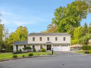 38 Esplanade Dr, Hillsdale Boro, NJ 07642