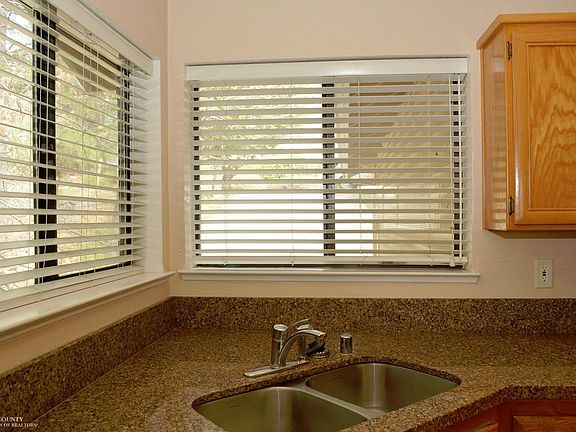 5th image of 11582 Lower Circle Dr
