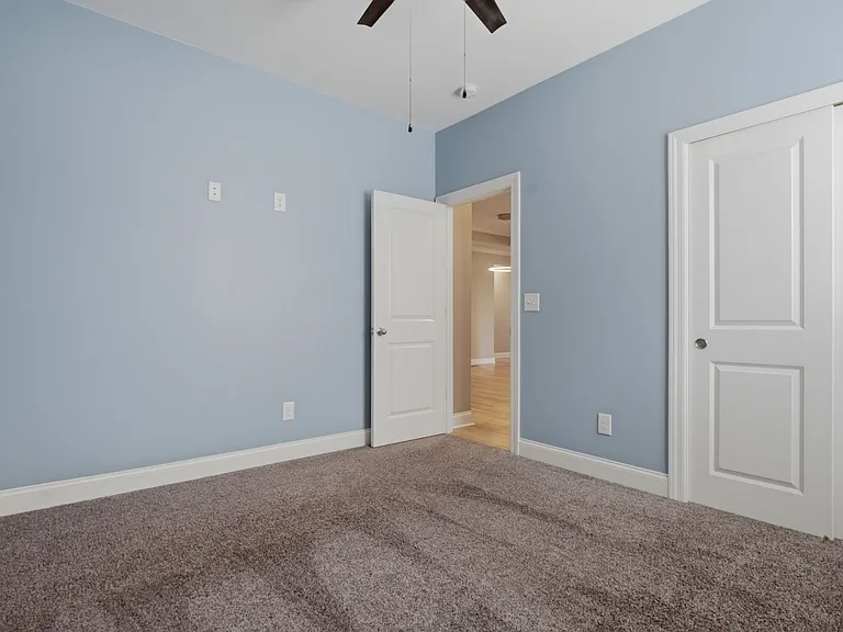 5036 Winslow Dr — Photo 20