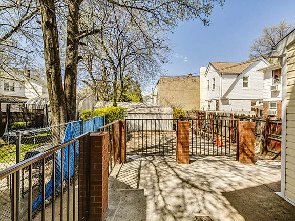 3rd image of 4715 Avenue O Ave ## House