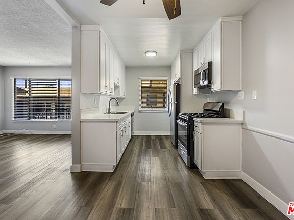 4th image of 1256 Tamarind Ave #11A