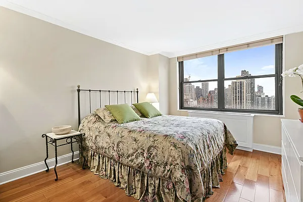 Sold by Compass | media 5