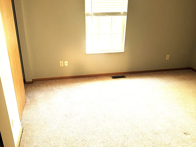 1144 King Ave — Photo 4
