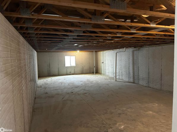 708 State St, Bedford, IA 50833