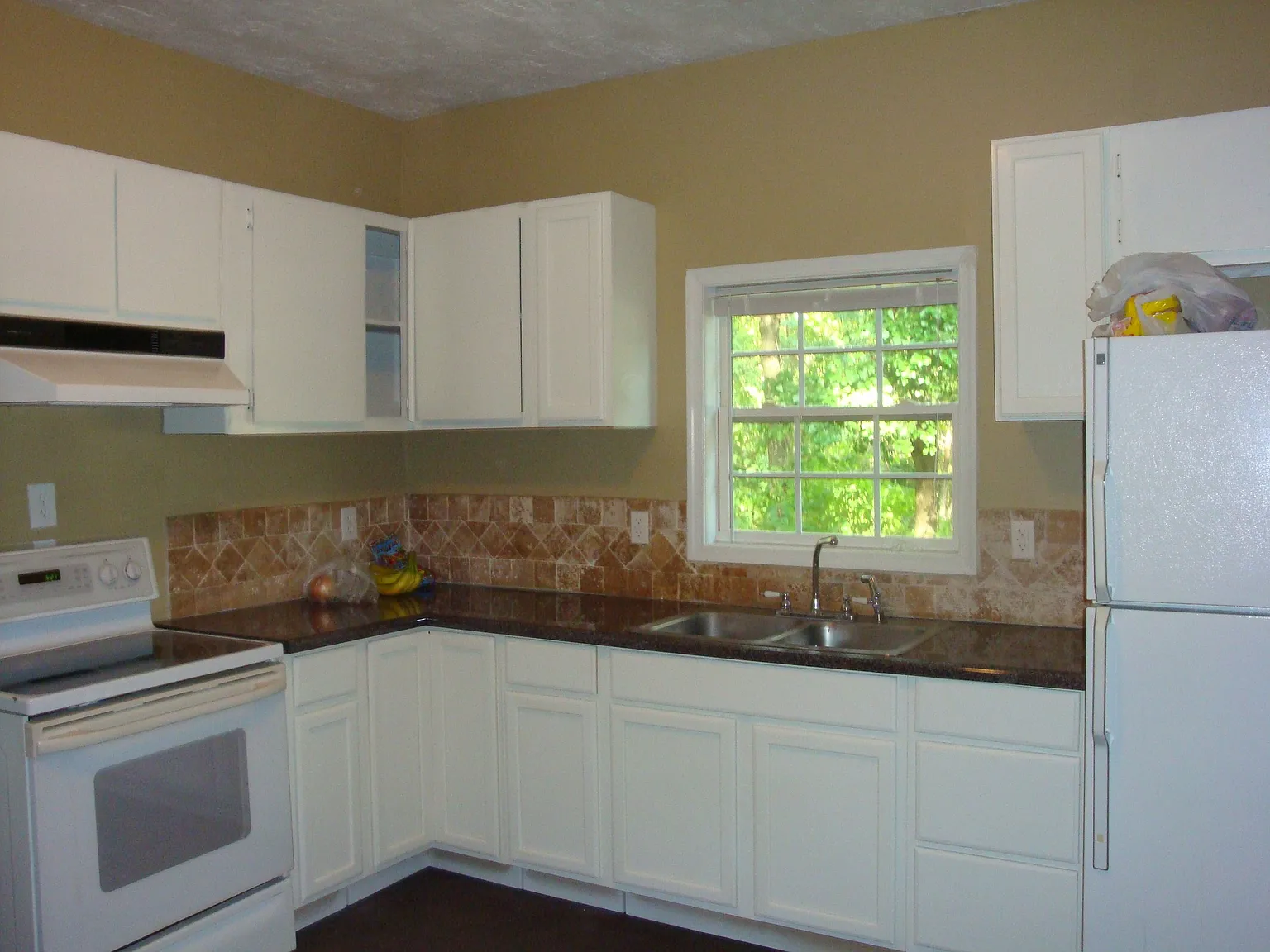 429 E Tinsley St photo 1