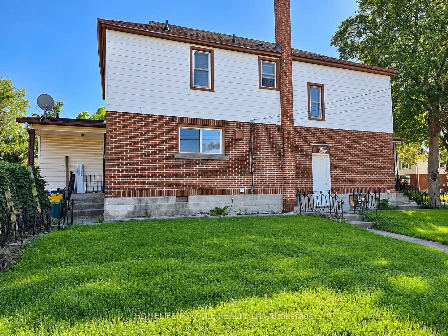 3 bed, $2,200 — Photo 2