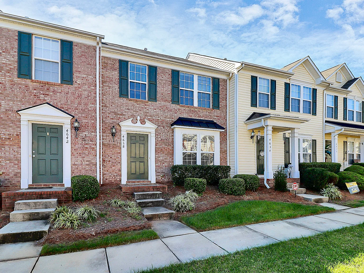 4638 Forestridge Commons Dr — Photo 2