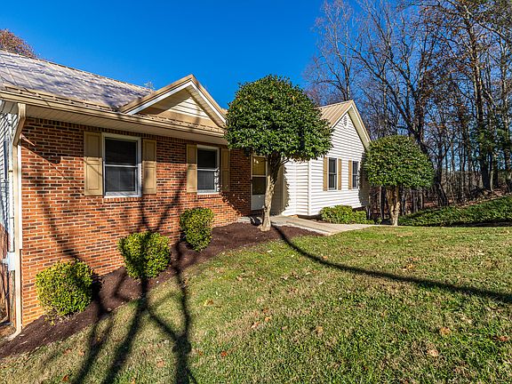2nd image of 2116 Hutchinson Dr