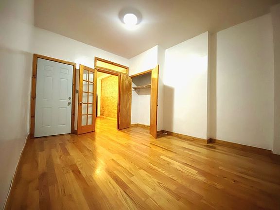 2nd image of 420 Melrose St #2RR