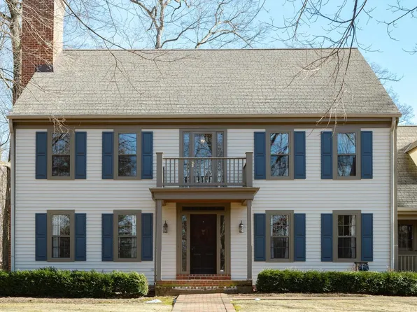 W229S4340 Milky Way ROAD, Waukesha, WI 53189